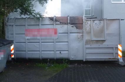 Beschädigter Presscontainer für Pappe vom 03.08.15
